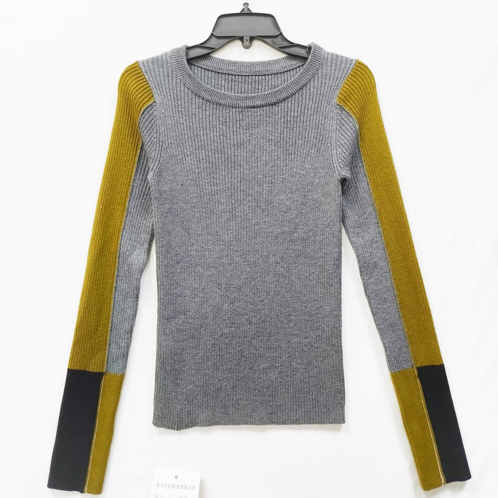 Contrast knit pullover