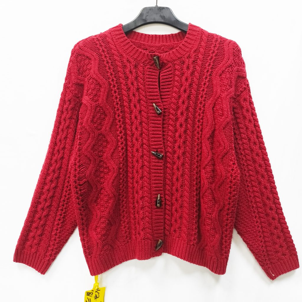 Women's single breasted knitted cardigan
